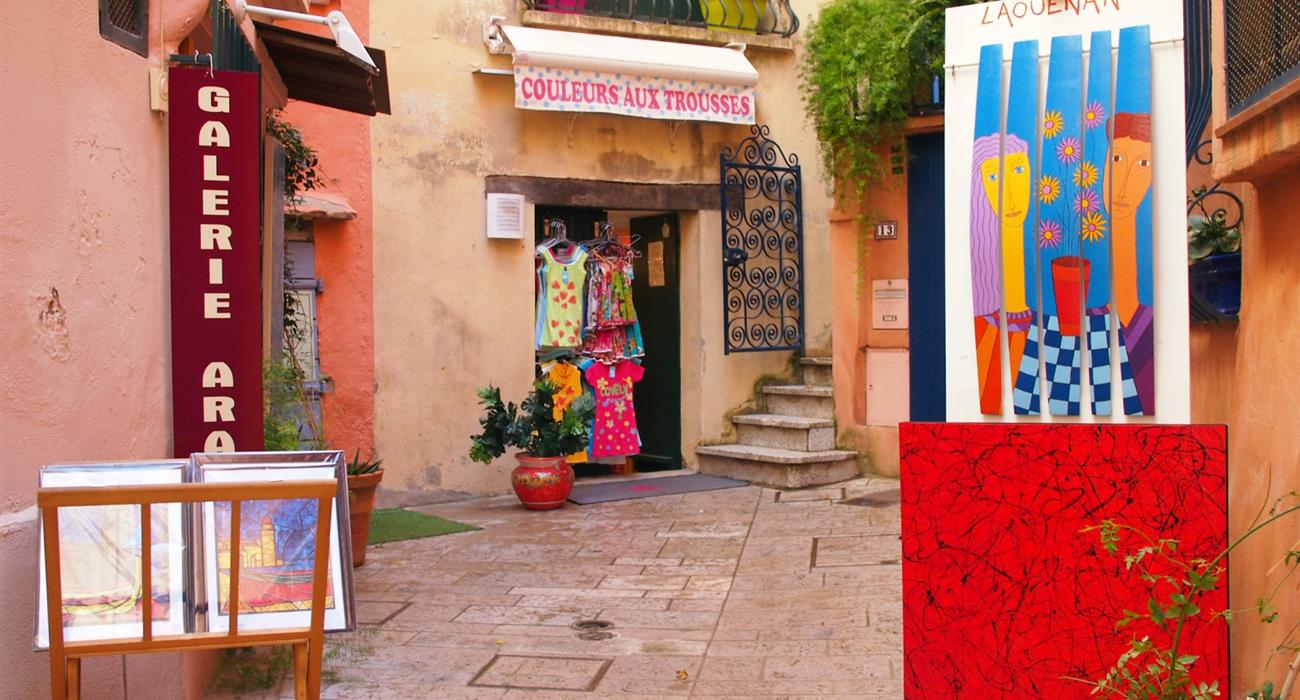 Collioure, cité des peintres - Hôtel Triton, hôtel 2 étoiles vue mer, chambres d'hôtel avec vue sur la baie de Collioure, sur la Côte Vermeille, Pyrénées Orientales