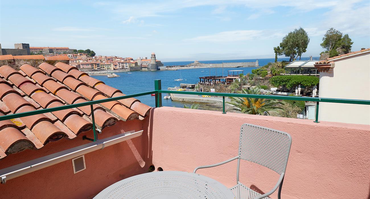 hambre Supérieure vue mer avec terrasse à l'Hôtel Triton, hôtel 2 étoiles vue mer, chambres d'hôtel avec vue sur la baie de Collioure, sur la Côte Vermeille, Pyrénées Orientales